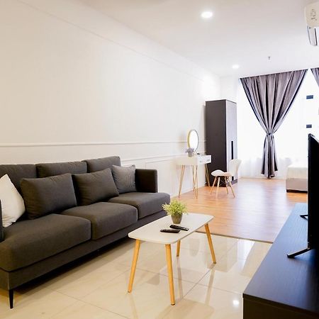 Itcc Manhattan Suites By Pinstay Penampang Exterior photo
